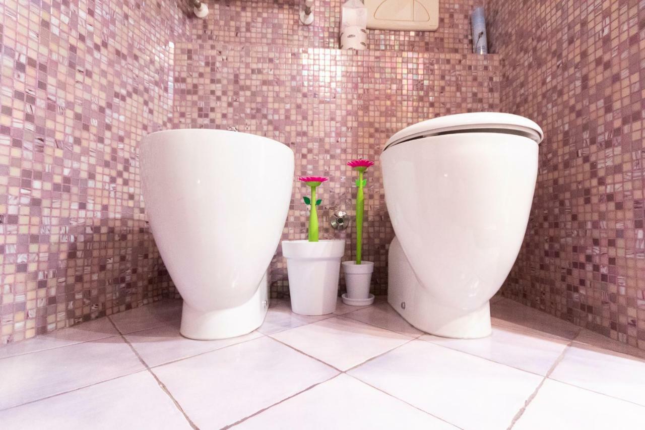 Studio Alzaia 54 Navigli Milan Bagian luar foto