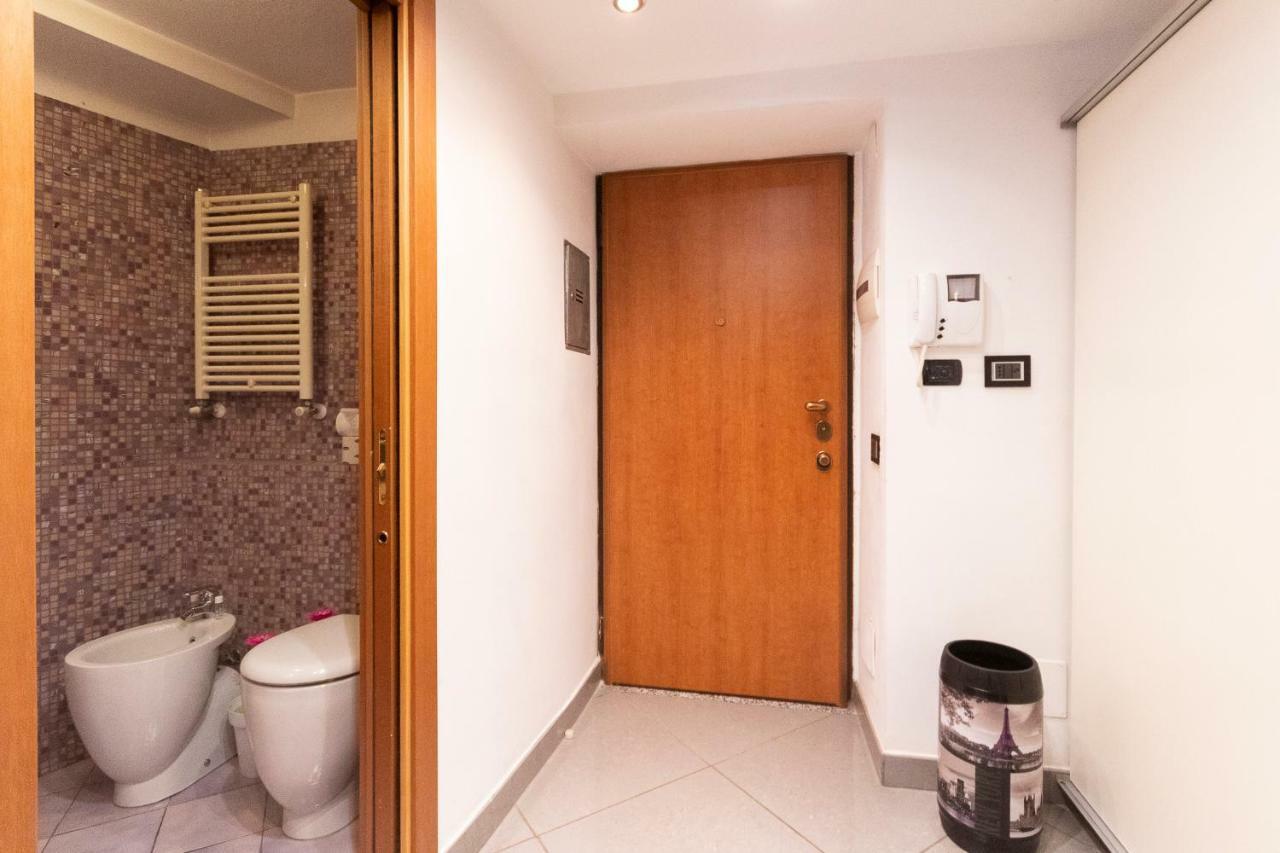 Studio Alzaia 54 Navigli Milan Bagian luar foto